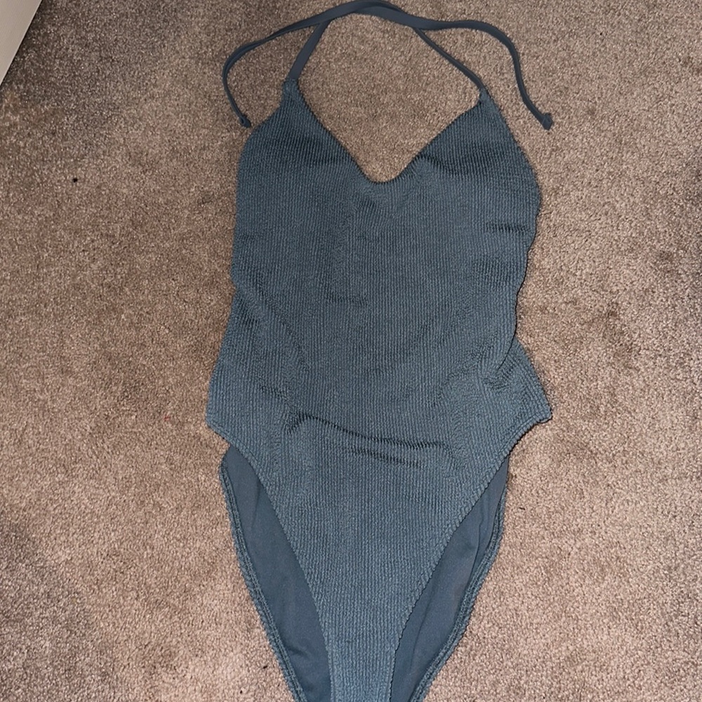 - Hollister one piece swimsuit - SIZE MEDIUM -